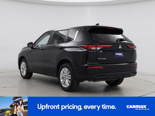 Black 2024 Mitsubishi Outlander ES