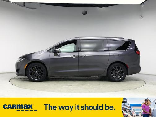 2020 Chrysler Pacifica Red S