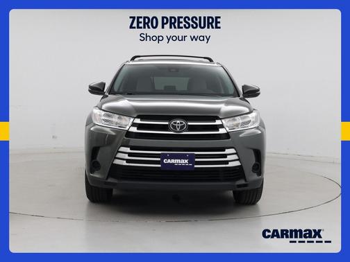 Green 2017 Toyota Highlander LE