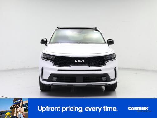 White 2022 Kia Sorento SX