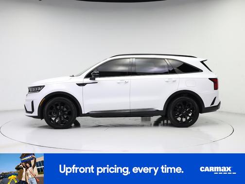 White 2022 Kia Sorento SX