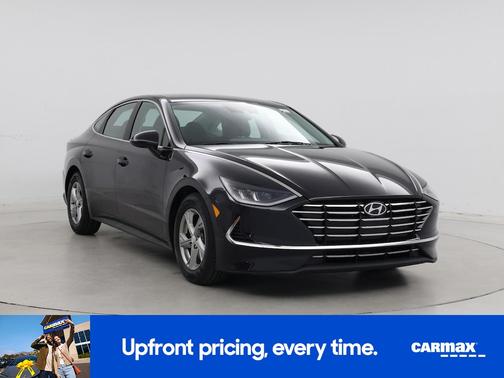 Black 2023 Hyundai SONATA SE