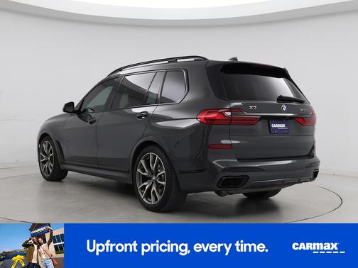 Gray 2022 BMW X7 M50i