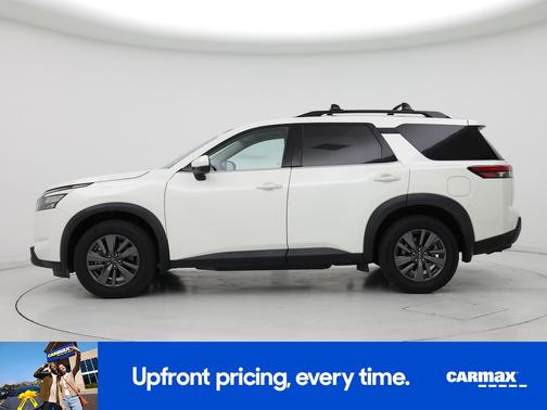2023 Nissan Pathfinder SV