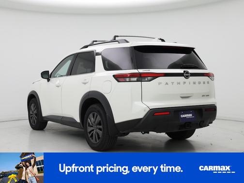 2023 Nissan Pathfinder SV