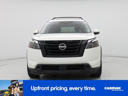 2023 Nissan Pathfinder SV
