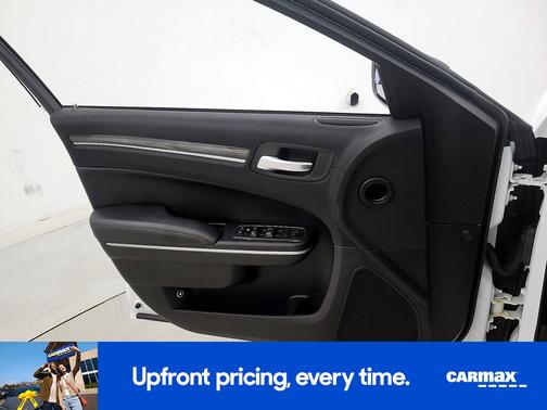 2020 Chrysler 300 Touring