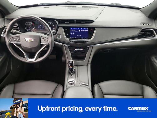 Red 2022 Cadillac XT6 Luxury