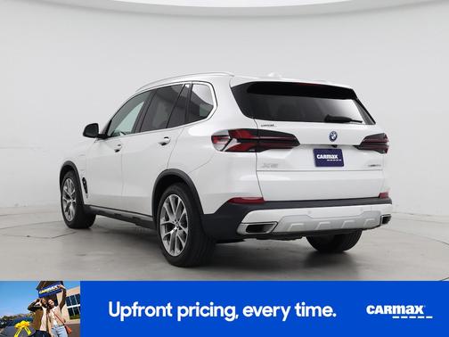 White 2024 BMW X5 PHEV xDrive50e