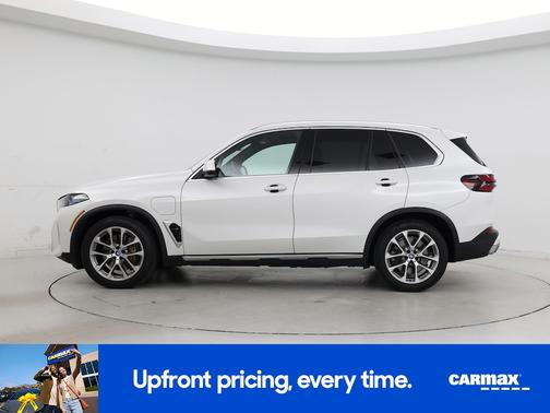 White 2024 BMW X5 PHEV xDrive50e