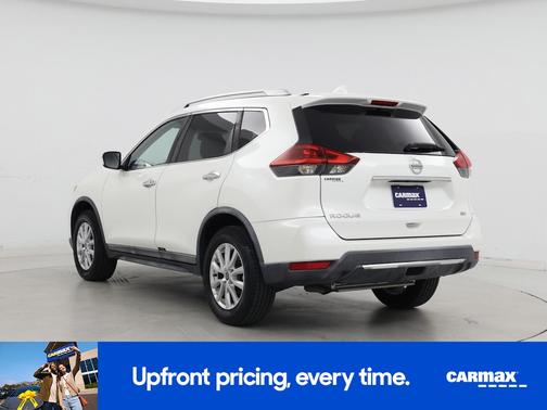 White 2018 Nissan Rogue SV