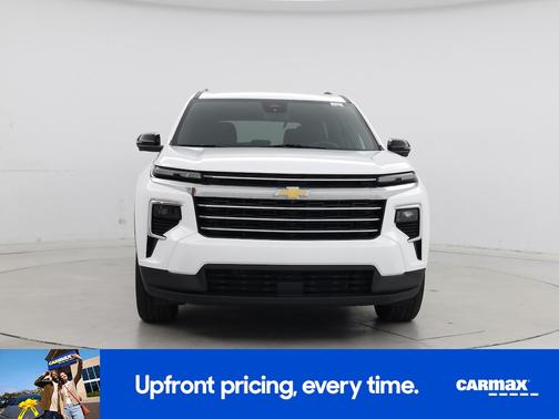 White 2024 Chevrolet Traverse LT