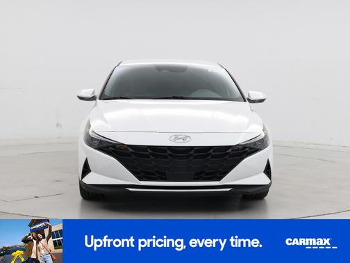 White 2023 Hyundai ELANTRA SEL