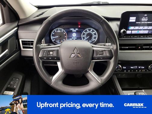 Black 2022 Mitsubishi Outlander ES