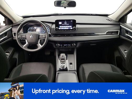 Black 2022 Mitsubishi Outlander ES