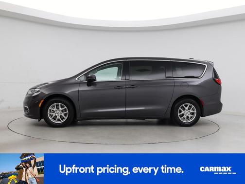 Gray 2023 Chrysler Pacifica Touring L