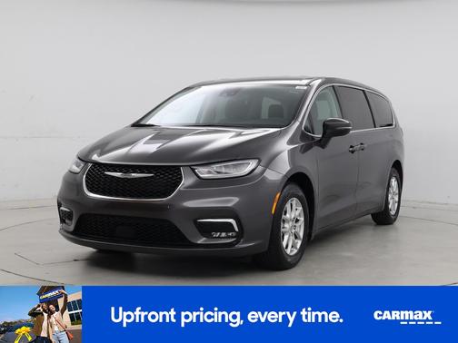 Gray 2023 Chrysler Pacifica Touring L