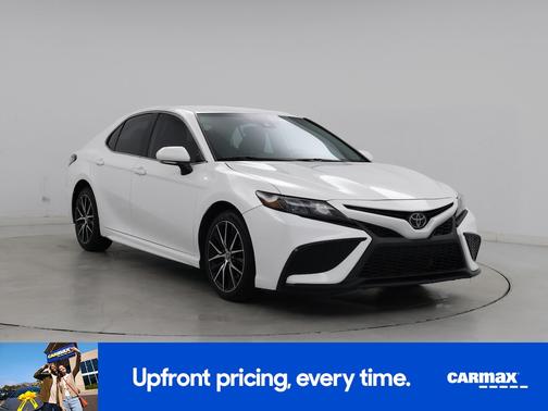 White 2023 Toyota Camry SE