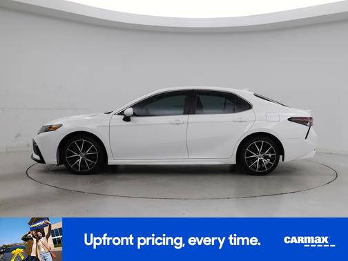 White 2023 Toyota Camry SE