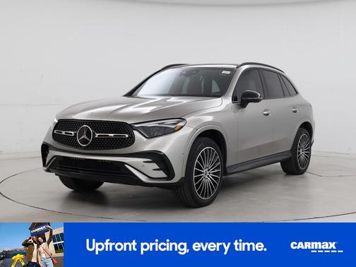 Gray 2024 Mercedes-Benz GLC 300