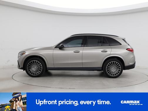 Gray 2024 Mercedes-Benz GLC 300