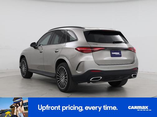 Gray 2024 Mercedes-Benz GLC 300