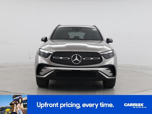 Gray 2024 Mercedes-Benz GLC 300