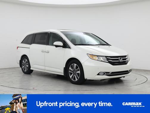 White 2016 Honda Odyssey Touring