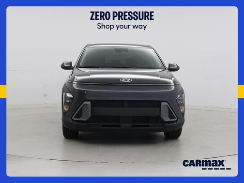 Gray 2024 Hyundai KONA SE