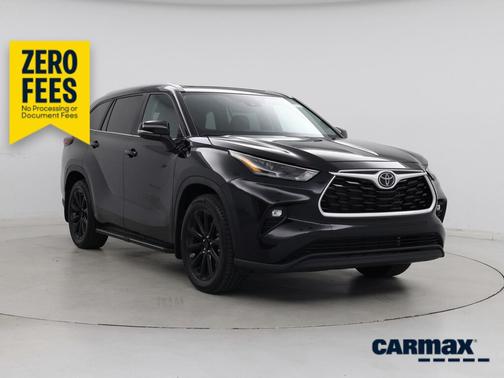 Black 2024 Toyota Highlander XLE