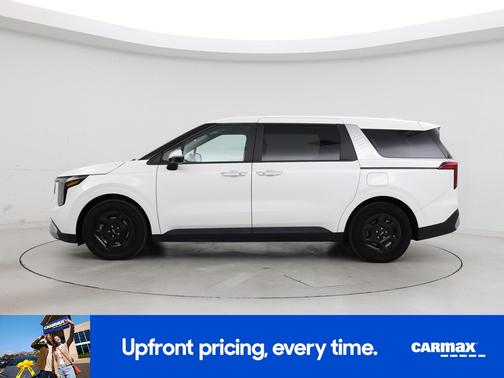 White 2025 Kia Carnival LXS