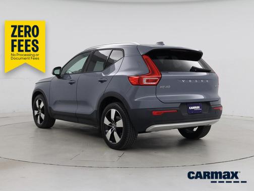 Silver 2020 Volvo XC40 T5 Momentum