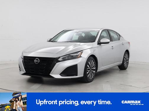 Silver 2023 Nissan Altima SV