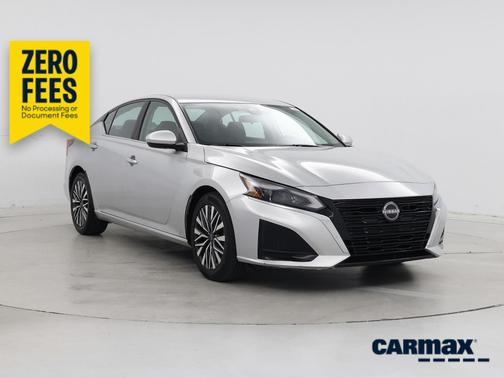 Silver 2023 Nissan Altima SV