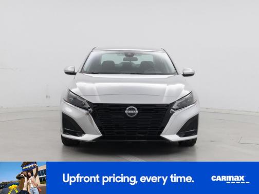 Silver 2023 Nissan Altima SV