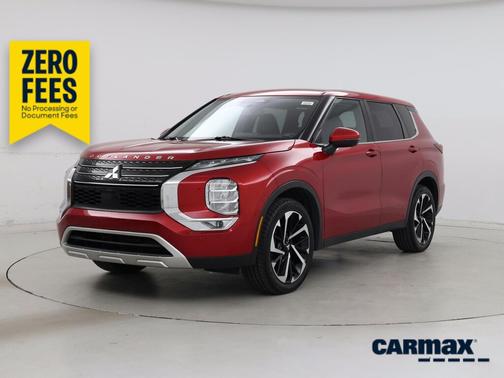 Red 2024 Mitsubishi Outlander SE