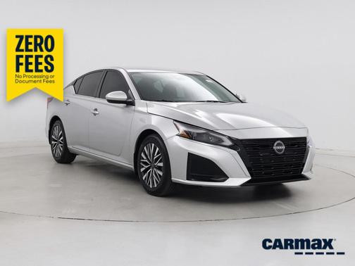 Silver 2023 Nissan Altima SV
