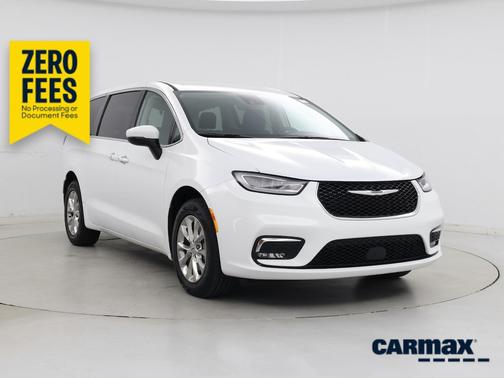 White 2023 Chrysler Pacifica Touring L