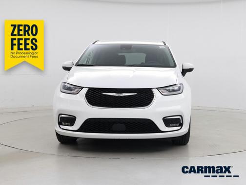 White 2023 Chrysler Pacifica Touring L