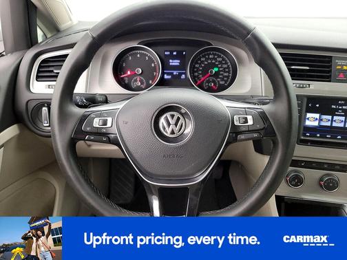 White 2017 Volkswagen Golf SE