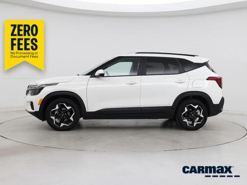 White 2025 Kia Seltos S