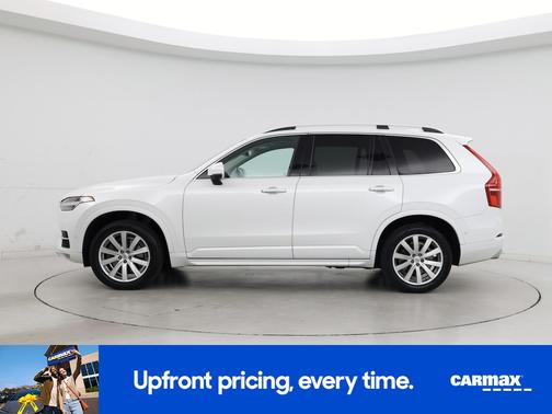 White 2017 Volvo XC90 T6 Momentum