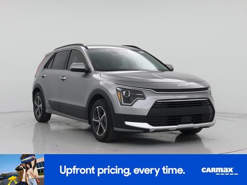 Silver 2024 Kia Niro EX