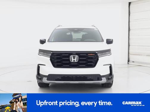 White 2025 Honda Pilot Trailsport