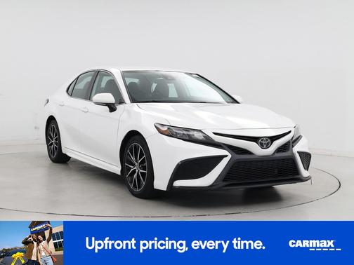 White 2022 Toyota Camry SE