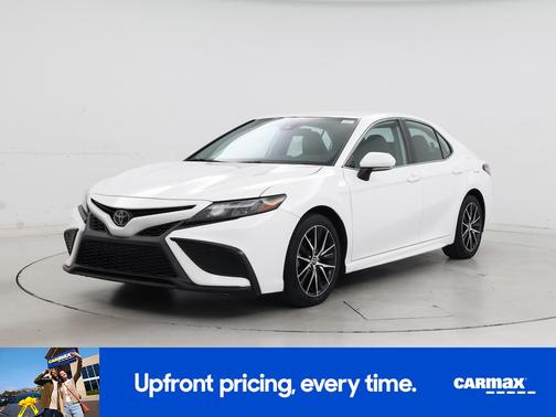 White 2022 Toyota Camry SE