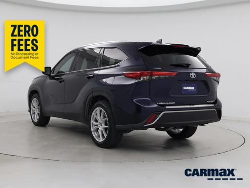 Blue 2022 Toyota Highlander Platinum