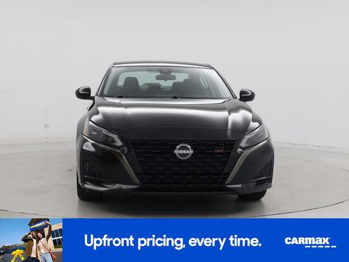 Black 2023 Nissan Altima SR