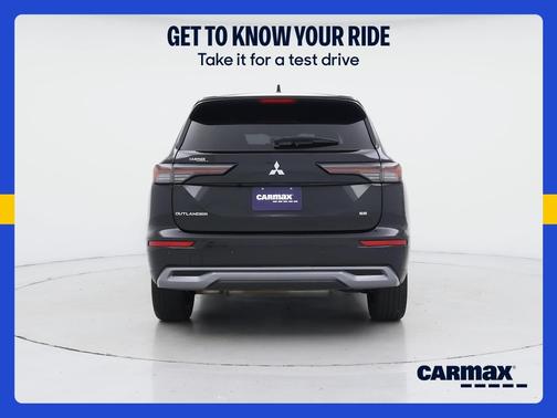 Black 2025 Mitsubishi Outlander SE