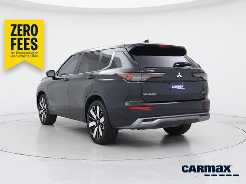 Black 2025 Mitsubishi Outlander SE